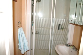 Carlton shower